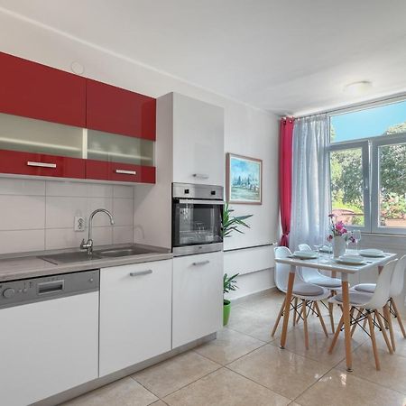 M & M Apartment Pula Extérieur photo