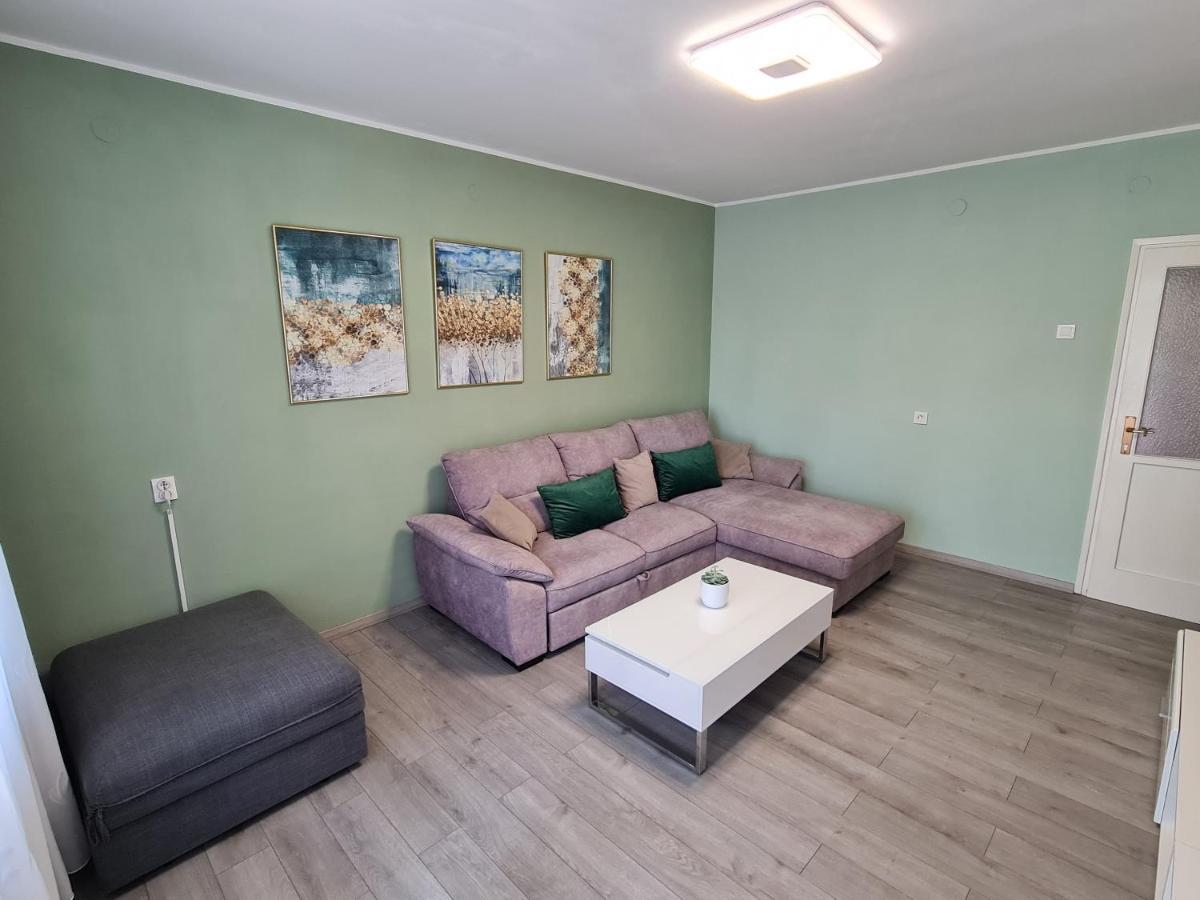 M & M Apartment Pula Extérieur photo